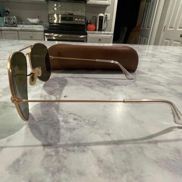 Ray-Ban Sunglasses, RB3025 AVIATOR MIRROR
Color:Gold Matte, Green Mirror - Picture 4 of 7